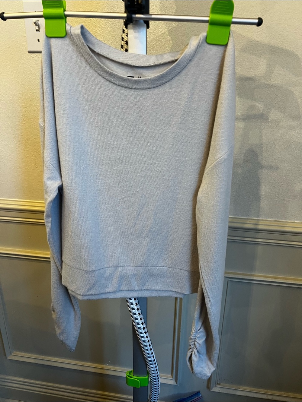 Zella Girls’ Light Gray Crewneck Pullover Sweater
